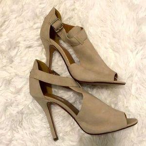 Cream tan taupe heels size 10